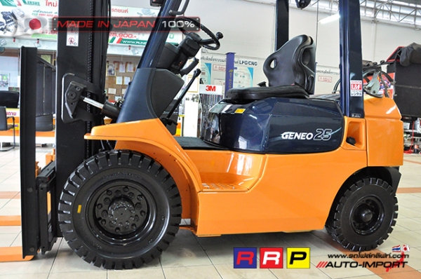 ขายรถโฟล์คลิฟท์มือสอง TOYOTA รุ่น 7FG25-11965 นำเข้าจากประเทศญี่ปุ่น 100\% ไม่เคยใช้งานในไทย