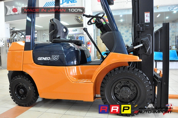 ขายรถโฟล์คลิฟท์มือสอง TOYOTA รุ่น 7FG25-11965 นำเข้าจากประเทศญี่ปุ่น 100\% ไม่เคยใช้งานในไทย