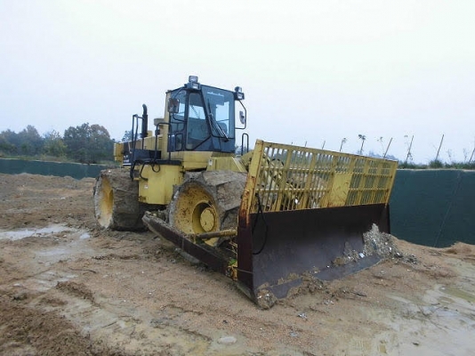 รถดันล้อเหล็ก KOMATSU รุ่น WF450T-1