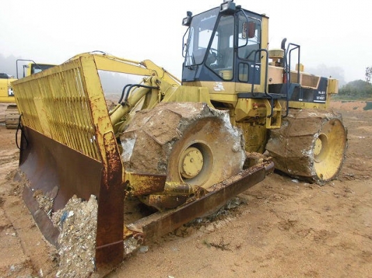 รถดันล้อเหล็ก KOMATSU รุ่น WF450T-1 รถดันล้อเหล็ก KOMATSU รุ่น WF450T-1