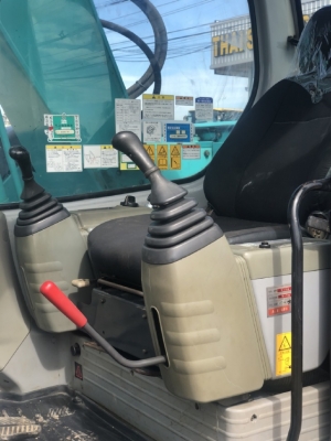 ขายรถขุด KOBELCO SK135SR ลายหัวกระแทก นำเข้าเองจากญี่ปุ่น สภาพสวยพร้อมใช้ มีVDOการทำงานครับ