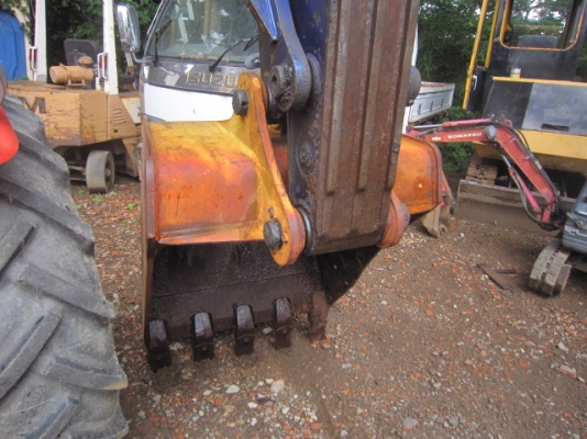 Kobelco SK100W-2 ปี2001 มีลายหัวเจาะ รถขุดล้อยางญี่ปุ่น โทร. 080-6565422 (หนิง)