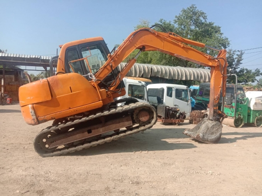 ขายรถขุดKOMATSU PC60-7 เครื่องยนต์โคมัสสุ 4D95L ,4 สูบ คอนโทรลน้ำมัน ,ปั๊มนิ้ว, มีลายหัวเจาะ ราคาลดต่อรองได้นะคะ รถเดิมๆเก่านอก มีเอกสาร ยังไม่เคยใช้งานในไทย