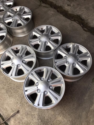 ขายล้อ isuzu Blue 2018-2019 ขอบ15 ซื้อ2ชุด พิเศษ8500บ.โทร0879050181