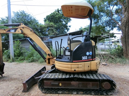 ขายรถขุดแบคโฮเก่านอกสวยเดิมๆ ยี่ห้อ CAT 303CR ขนาดPc30 รถเก่านอกแท้100\% (คอลโทนสั้น ปั๊มนิ้ว #อามยาวพิเศษ มีลายหัวแย็ก แทรคเหล็กใหม่มือ1) เครื่องแน่น ระบบไว รถพร้อมใช้งาน เอกสารใบอินวอยครบ         ????ราคา 410,000 ต่อรองได้???? ☎ สนใจติดต่อ 096-3268553 (ส