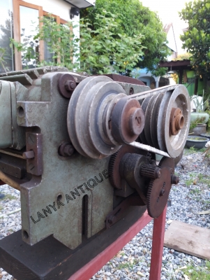 เครื่องกลึง