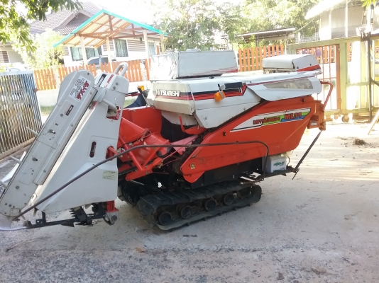 ขายรถเกี่ยวข้าวนวดคอรวง ปรับสภาพแล้ว พร้อมเกี่ยว มีระบบสับฟางละเอียด และมัดฟางได้ ขายรถเกี่ยวข้าวนวดคอรวง ปรับสภาพแล้ว พร้อมเกี่ยว มีระบบสับฟางละเอียด และมัดฟางได้