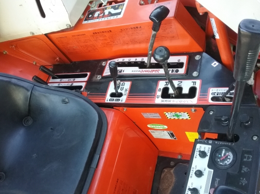 ขายรถเกี่ยวข้าวนวดคอรวง ปรับสภาพแล้ว พร้อมเกี่ยว มีระบบสับฟางละเอียด และมัดฟางได้ ขายรถเกี่ยวข้าวนวดคอรวง ปรับสภาพแล้ว พร้อมเกี่ยว มีระบบสับฟางละเอียด และมัดฟางได้