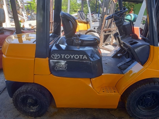 ขายToyota Forklift 2.5 ton รุ่น7
