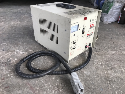 ขายตู้ชาร์จไฟ 12Vdc สภาพสวย มาตรฐานโรงงาน รองรับแอมป์ได้สูง พร้อมใช้งาน ราคา 3,800 บาท ขายตู้ชาร์จไฟ 12Vdc สภาพสวย มาตรฐานโรงงาน รองรับแอมป์ได้สูง พร้อมใช้งาน ราคา 3,800 บาท