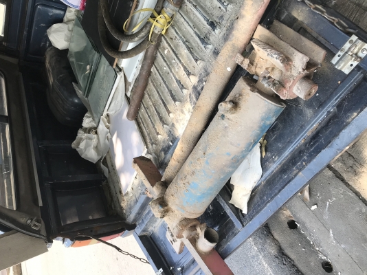 ชุดยกดั๊ม