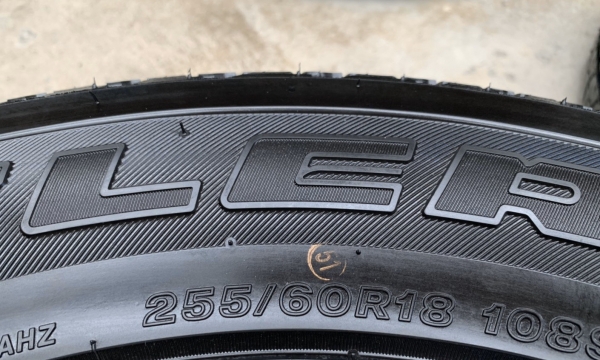 ยางใหม่ป้ายแดง 255-60-18 Bridgestone ปี 19 สวยกริ๊บๆ ยางใหม่ป้ายแดง 255-60-18 Bridgestone ปี 19 สวยกริ๊บๆ