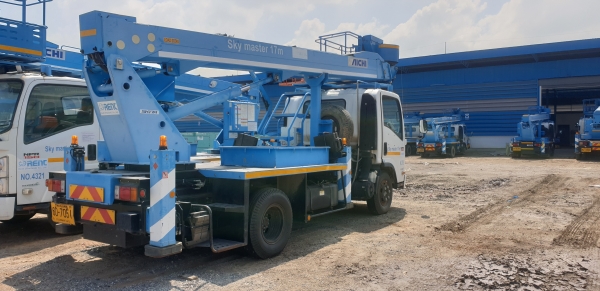 รถกระเช้า 17m