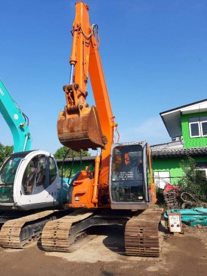 ขาย HITACHI ZX135US เก่านอกแท้  เดิมๆๆ  สภาพสวย  มีลายแย๊ก พร้อมใช้  โทร 089-3818694 จ๊อย