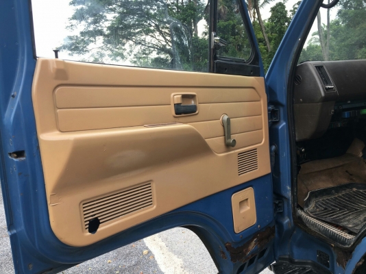 รถบรรทุก 6ล้อ ISUZU NPR115ห้างแท้ เครื่อง4BD-1 พวงมาลัยเพาเวอร์