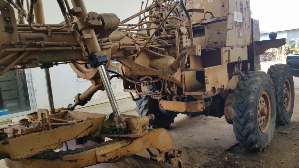 ขายรถเกรด KOMATSU GD31-3