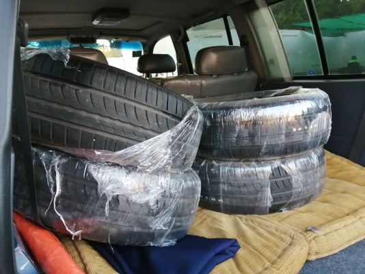 ยาง PIRELLI 205 55 16 ปี18 สภาพสวย ราคาไม่แพง