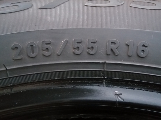 ยาง PIRELLI 205 55 16 ปี18 สภาพสวย ราคาไม่แพง