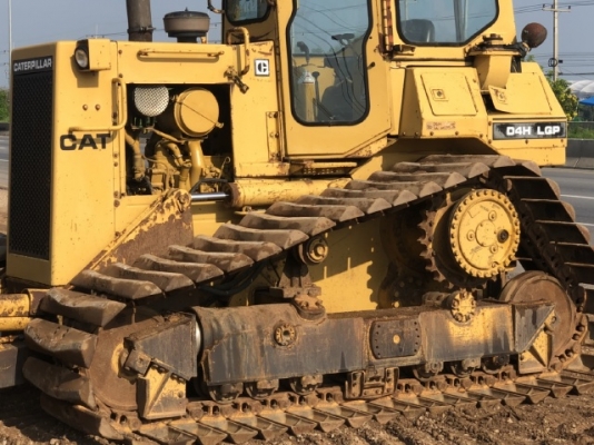 ขายรถดันดิน CAT D4H นำเข้าเองจากญี่ปุ่น สภาพสวยพร้อมใช้ มีVDOการทำงานครับ ขายรถดันดิน CAT D4H นำเข้าเองจากญี่ปุ่น สภาพสวยพร้อมใช้ มีVDOการทำงานครับ