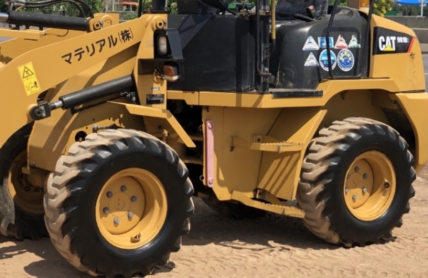 ขายรถตักล้อยาง CAT 901B (3,XXX ชั่วโมง) นำเข้าเองจากญี่ปุ่น สภาพสวยพร้อมใช้งาน มีVDOการทำงานครับ