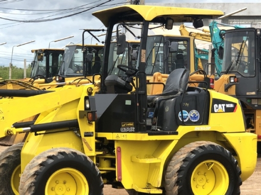 ขายรถตักล้อยาง CAT 903B (เทียบเท่า WA50) แขนยาวพิเศษ นำเข้าเองจากญี่ปุ่น สภาพพร้อมใช้ มีVDOการทำงานครับ