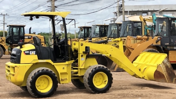 ขายรถตักล้อยาง CAT 903B (เทียบเท่า WA50) แขนยาวพิเศษ นำเข้าเองจากญี่ปุ่น สภาพพร้อมใช้ มีVDOการทำงานครับ