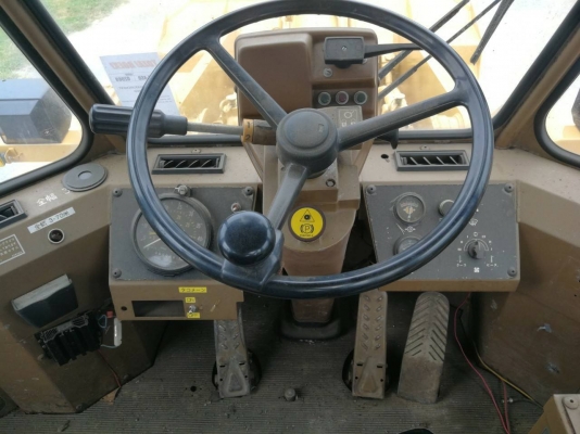 ขายถูก รถตักล้อยาง CAT 936E นำเข้าจากญี่ปุ่นโดยตรง โทร.090-986-2521 อ๊อบ