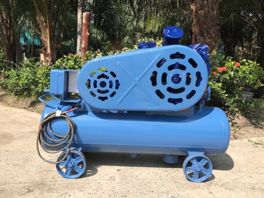 ขายปั้มลมHITACHI 2สูบ(150ลิตรใหญ่) 3.7kw ไฟ220vสภาพสวยเดิม ของเปิดตู้ติดมา1ตัว 19000บาท เท่านั้น!!