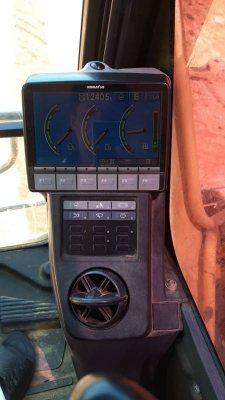 ขายKOMATSU PC200-8 ไมล์12,405 เอกสารอินวอยราคา 1,350,000