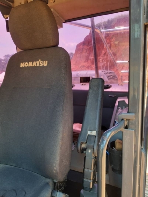 ขายKOMATSU PC200-8 ไมล์12,405 เอกสารอินวอยราคา 1,350,000
