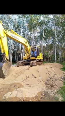 ขายKOMATSU PC200-8 ไมล์12,405 เอกสารอินวอยราคา 1,350,000