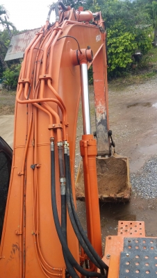 ขาย 1,250,000 HITACHI ZX 225 USR เล่มทะเบียน สภาพเก่านอก ไฟฟ้าครบ เคริ่องดี ปั้มแรง เอวแน่น ช่วงล่างสวย แอร์หนาว รถสวยพร้อมใช้งาน เอกสารพร้อมโอน รถอยู่ จันทบุรี 090-772-3710 090-772-3708