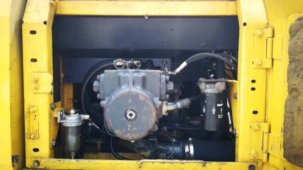 Komatsu Pc200 - 7/ เก่านอกใช้งานน้อย รถเต็มทุกระบบ พร้อมไลยหัวเจาะ ราคาคุยกันครับ
