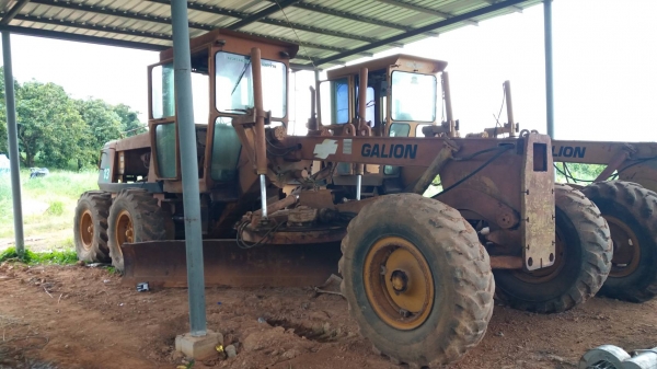 ขาย 590,000 รถเกรด GALION 850 เล่มทะเบียน เครื่องดี เกียร์แรง เอวแน่น  ยางดี รถดีเก่าจอด ไม่ค่อยได้ใช้งาน สถาพดี รถพร้อมใช้ เล่มพร้อมโอน รถอยู่ จันทบุรี 090-772-3710 090-772-3708