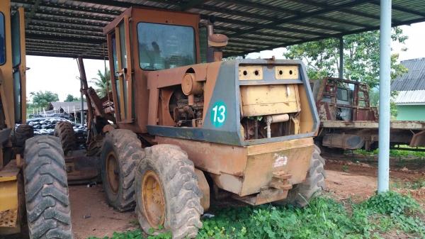 ขาย 590,000 รถเกรด GALION 850 เล่มทะเบียน เครื่องดี เกียร์แรง เอวแน่น  ยางดี รถดีเก่าจอด ไม่ค่อยได้ใช้งาน สถาพดี รถพร้อมใช้ เล่มพร้อมโอน รถอยู่ จันทบุรี 090-772-3710 090-772-3708