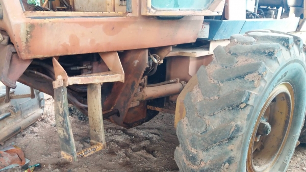 ขาย 590,000 รถเกรด GALION 850 เล่มทะเบียน เครื่องดี เกียร์แรง เอวแน่น  ยางดี รถดีเก่าจอด ไม่ค่อยได้ใช้งาน สถาพดี รถพร้อมใช้ เล่มพร้อมโอน รถอยู่ จันทบุรี 090-772-3710 090-772-3708