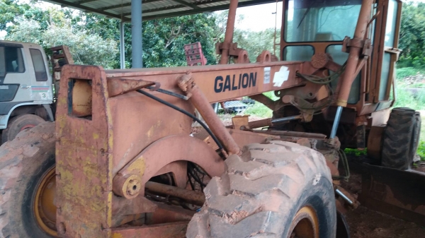 ขาย 590,000 รถเกรด GALION 850 เล่มทะเบียน เครื่องดี เกียร์แรง เอวแน่น  ยางดี รถดีเก่าจอด ไม่ค่อยได้ใช้งาน สถาพดี รถพร้อมใช้ เล่มพร้อมโอน รถอยู่ จันทบุรี 090-772-3710 090-772-3708