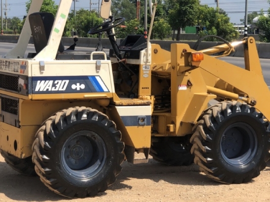 ขายรถตักล้อยาง KOMATSU WA30-2 (4XX ชั่วโมง) นำเข้าเองจากญี่ปุ่น สภาพสวยพร้อมใช้งาน มีVDOการทำงานครับ