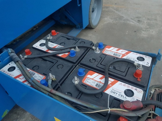 ขายถูก GENIE GS2632 สูง 8m จากญี่ปุ่น แบตเตอรี่ ยาง เปลี่ยนใหม่ พร้อมใช้ครับ 092-929-9942 ธีรเทพ