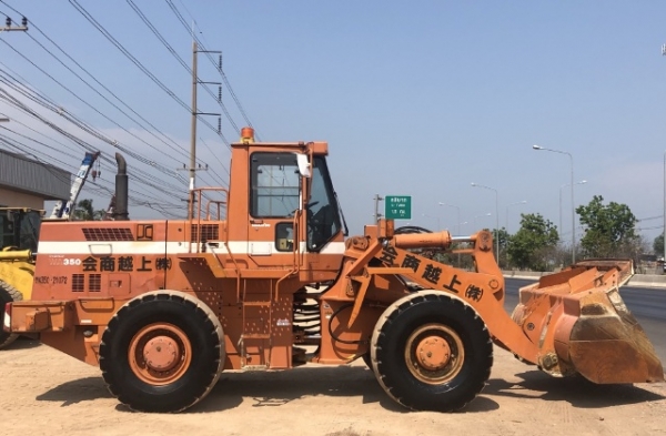 ขายรถตักล้อยาง KOMATSU WA350-1 นำเข้าเองจากญี่ปุ่น สภาพสวยพร้อมใช้ มีVDOการทำงานครับ