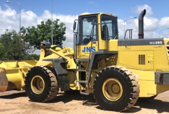 ขายรถตักล้อยาง KOMATSU WA350-3E รถนอกนำเข้าจากญี่ปุ่น สภาพสวยพร้อมใช้ มีVDOการทำงานครับ ขายรถตักล้อยาง KOMATSU WA350-3E รถนอกนำเข้าจากญี่ปุ่น สภาพสวยพร้อมใช้ มีVDOการทำงานครับ