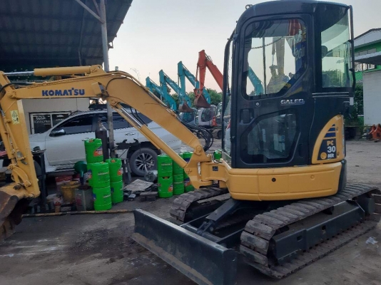 ขายKOMATSU PC30MR-2. เก่านอก  สภาพสวย มีลายแย๊ก พร้อมใช้  โทร 089-3818694  จ๊อย