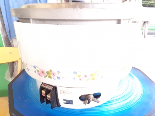 หม้อข้าวแก๊สต้มตุ๋น กะละมังถาด