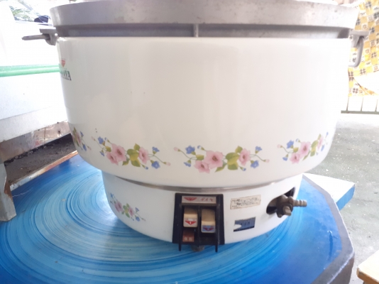 หม้อข้าวแก๊สต้มตุ๋น กะละมังถาด