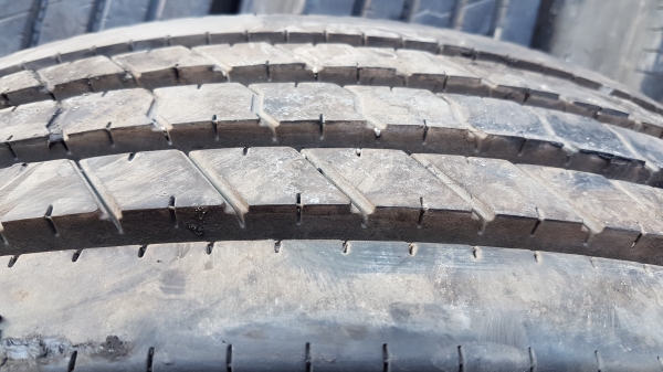 ขายยางเรเดียน11R 22.5ติดกะทะ10วง