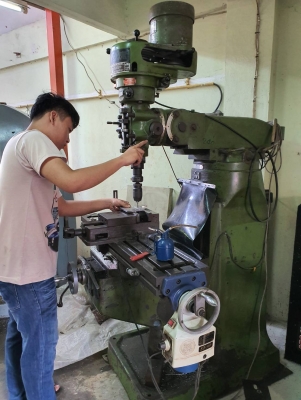 ขายเครื่องมิลลิ่ง M2