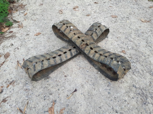 ขาย แทร็กยาง รถขุด แบคโฮ รถบรรทุกตะขาบ ดั๊มเปอร์ เก่าญี่ปุ่น กว้าง 20 เช็น ห่างข้อ3.3เช็น 72 ข้อ ราคาคู่ละ 16,000- ขาย แทร็กยาง รถขุด แบคโฮ รถบรรทุกตะขาบ ดั๊มเปอร์ เก่าญี่ปุ่น กว้าง 20 เช็น ห่างข้อ3.3เช็น 72 ข้อ ราคาคู่ละ 16,000-