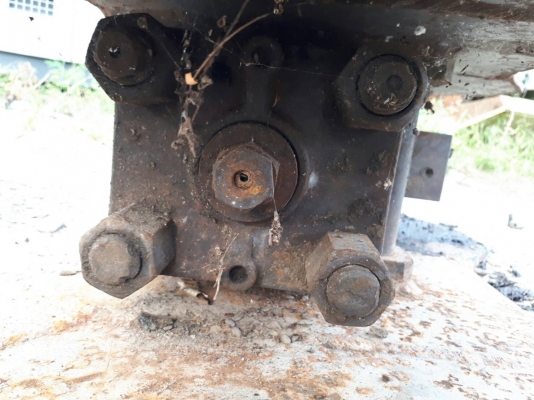 ขาย หัวเจาะ หัวกระแทก เบรคเกอร์ breaker สำหรับรถขุด แบคโฮ PC 50 60 70 ห่างหู 17 cm สลัก 50 มิล เก่าญี่ปุ่น ขาย หัวเจาะ หัวกระแทก เบรคเกอร์ breaker สำหรับรถขุด แบคโฮ PC 50 60 70 ห่างหู 17 cm สลัก 50 มิล เก่าญี่ปุ่น