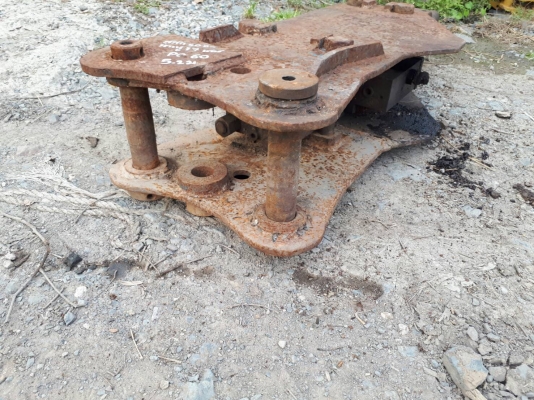 ขาย หัวเจาะ หัวกระแทก เบรคเกอร์ breaker สำหรับรถขุด แบคโฮ PC 50 60 70 ห่างหู 17 cm สลัก 50 มิล เก่าญี่ปุ่น ขาย หัวเจาะ หัวกระแทก เบรคเกอร์ breaker สำหรับรถขุด แบคโฮ PC 50 60 70 ห่างหู 17 cm สลัก 50 มิล เก่าญี่ปุ่น