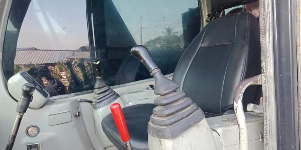 ขายKOBELCO SK135SR YY01. เก่าใน สภาพสวย เครื่องปั๊มดี แทรคนใหญ่ เอกสารอินซอย โทร 089-3818694 จ๊อย ขายKOBELCO SK135SR YY01. เก่าใน สภาพสวย เครื่องปั๊มดี แทรคนใหญ่ เอกสารอินซอย โทร 089-3818694 จ๊อย